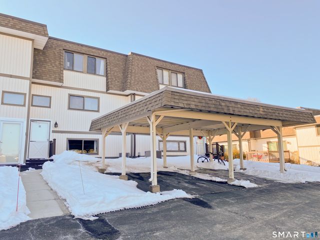 29 Salmon Run 29, Suffield, CT 06078