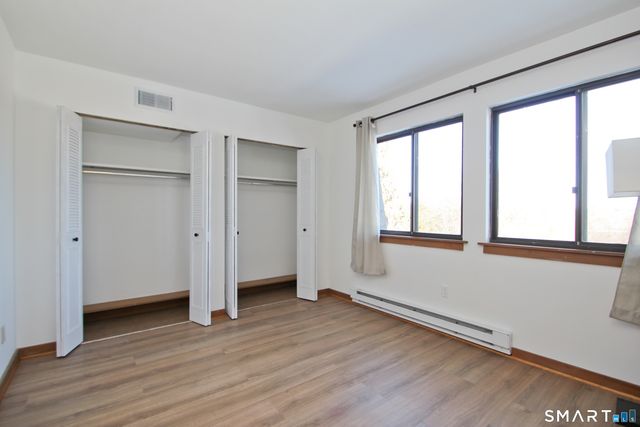 29 Salmon Run 29, Suffield, CT 06078