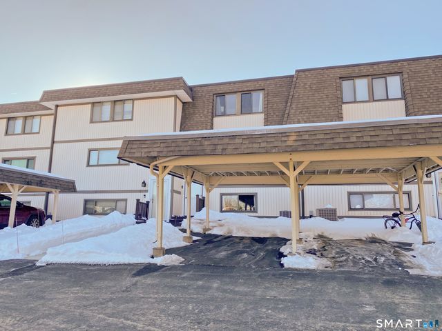 29 Salmon Run 29, Suffield, CT 06078