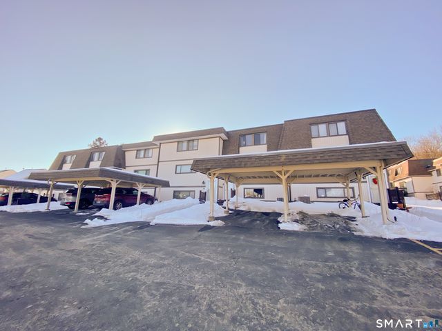 29 Salmon Run 29, Suffield, CT 06078