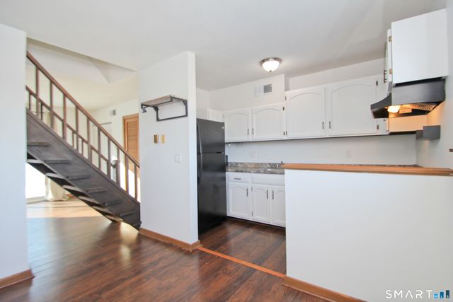 29 Salmon Run 29, Suffield, CT 06078