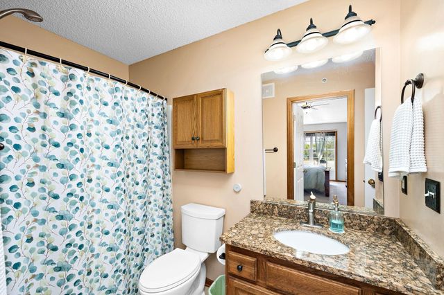1015 Traditions Court, Chaska, MN 55318