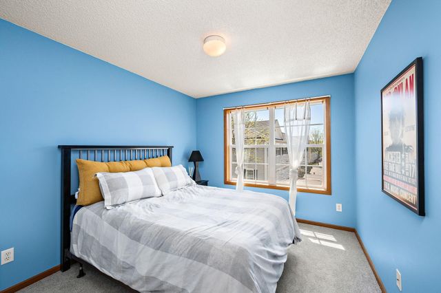 1015 Traditions Court, Chaska, MN 55318
