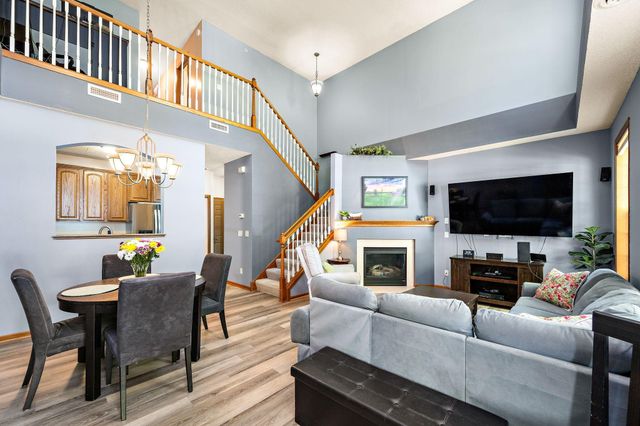 1015 Traditions Court, Chaska, MN 55318