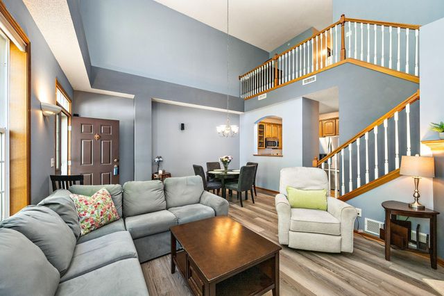 1015 Traditions Court, Chaska, MN 55318