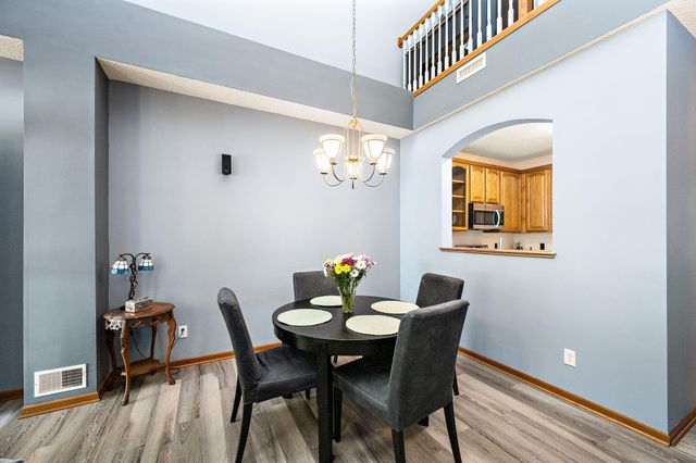 1015 Traditions Court, Chaska, MN 55318