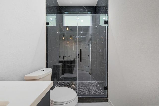 5029 Van Fleet Street B, Houston, TX 77033