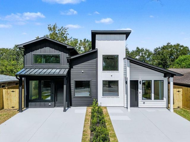 5029 Van Fleet Street B, Houston, TX 77033