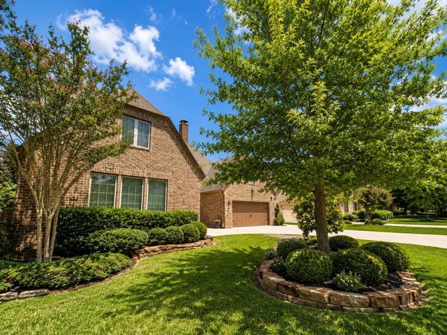 105 Golden Bush Place, Montgomery, TX 77316