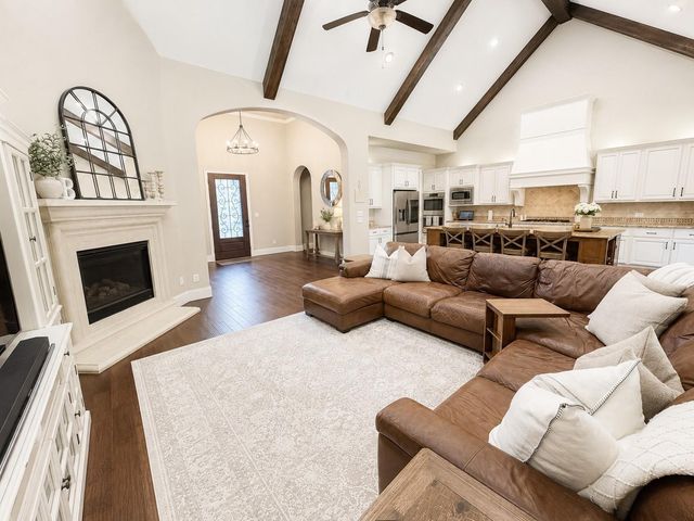 105 Golden Bush Place, Montgomery, TX 77316