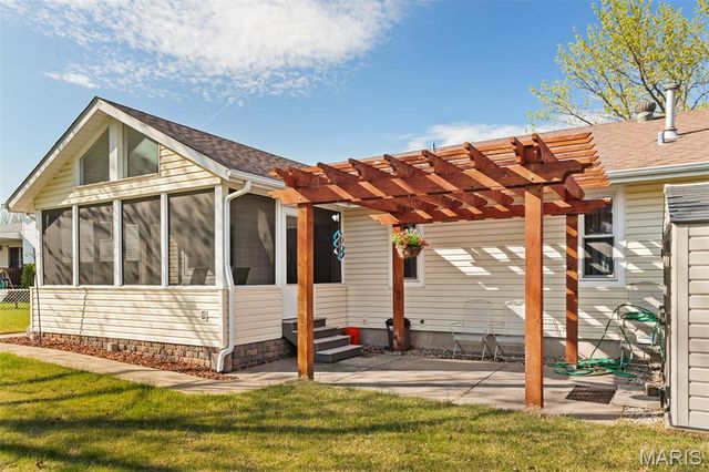 145 Universal Drive, St Peters, MO 63376