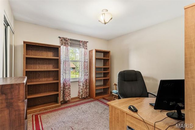 145 Universal Drive, St Peters, MO 63376