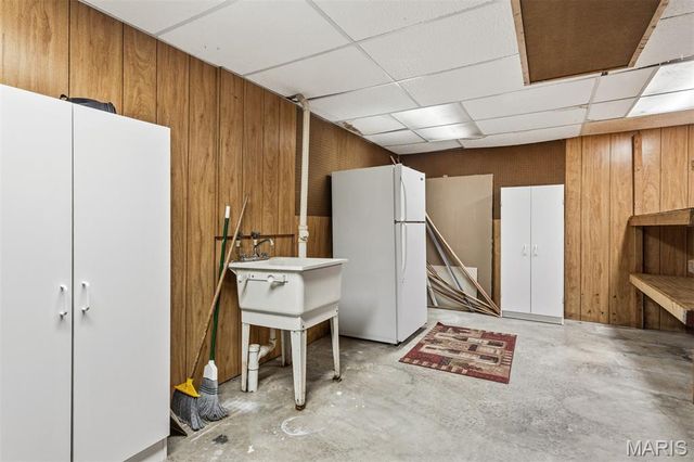 145 Universal Drive, St Peters, MO 63376