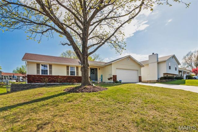 145 Universal Drive, St Peters, MO 63376