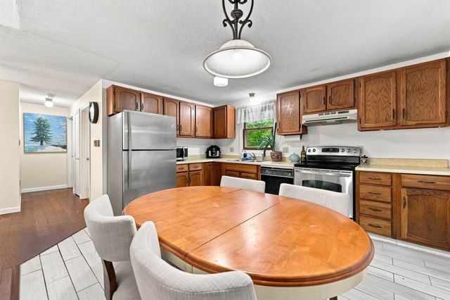29 Hersey Lane, Newmarket, NH 03857