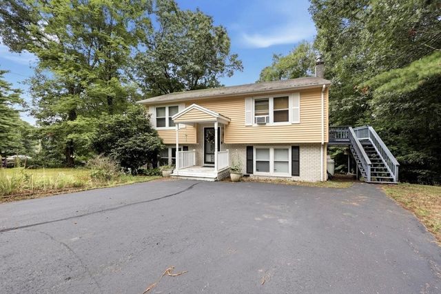 29 Hersey Lane, Newmarket, NH 03857