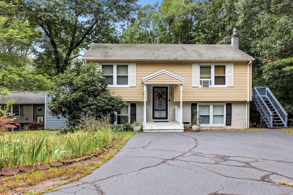 29 Hersey Lane, Newmarket, NH 03857