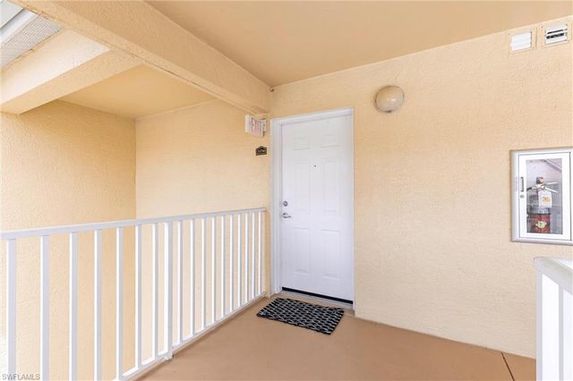8274 Key Royal CIR 1036, Naples, FL 34119