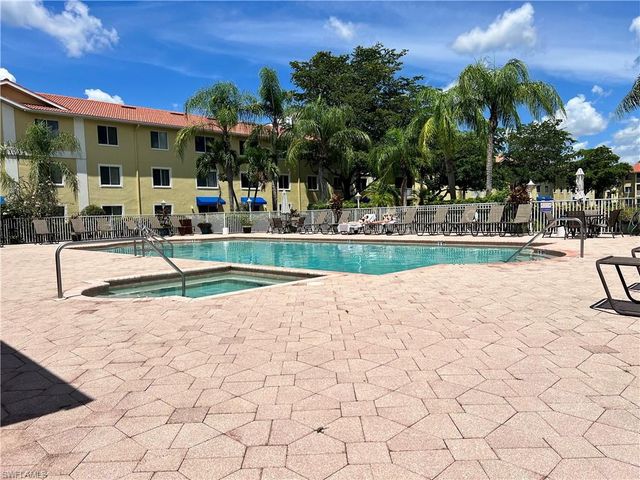 8274 Key Royal CIR 1036, Naples, FL 34119