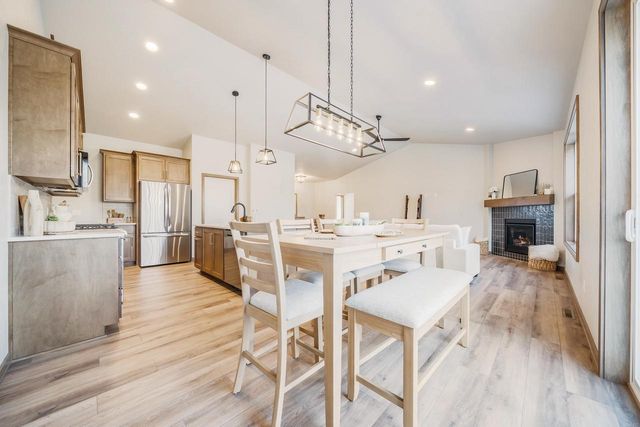 2564 N STELLITA CIRCLE, De Pere, WI 54115