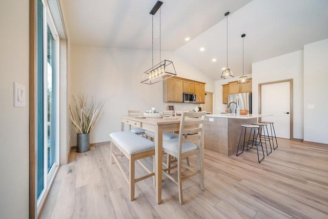 2564 N STELLITA CIRCLE, De Pere, WI 54115