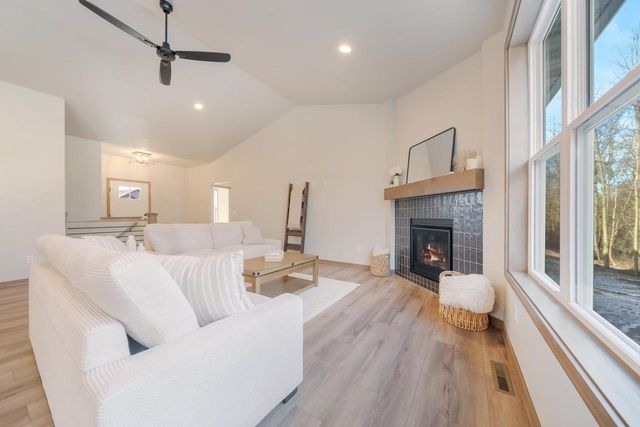 2564 N STELLITA CIRCLE, De Pere, WI 54115