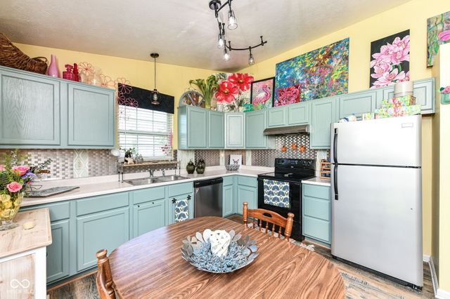 1214 Stonebridge Drive, Anderson, IN 46013