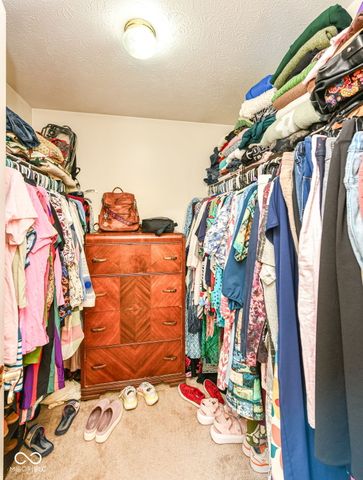1214 Stonebridge Drive, Anderson, IN 46013