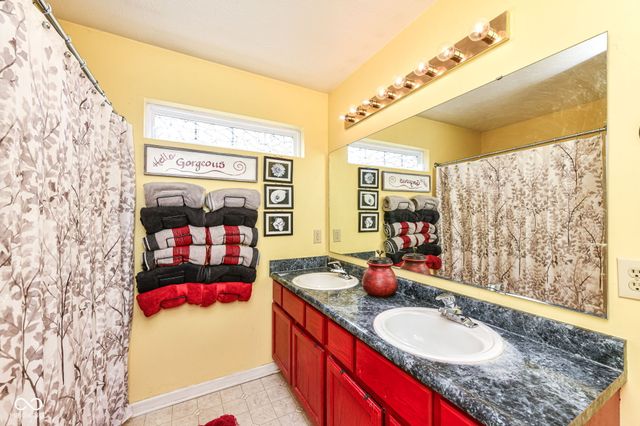 1214 Stonebridge Drive, Anderson, IN 46013