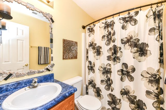 1214 Stonebridge Drive, Anderson, IN 46013