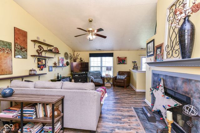 1214 Stonebridge Drive, Anderson, IN 46013