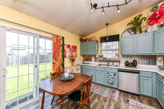 1214 Stonebridge Drive, Anderson, IN 46013
