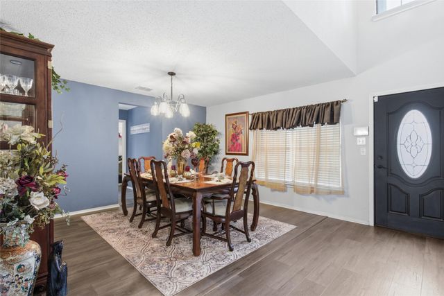 217 Sunset Oaks Drive, Fort Worth, TX 76112
