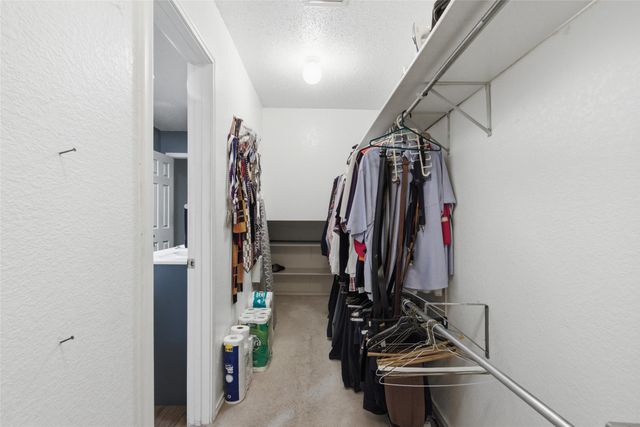 217 Sunset Oaks Drive, Fort Worth, TX 76112
