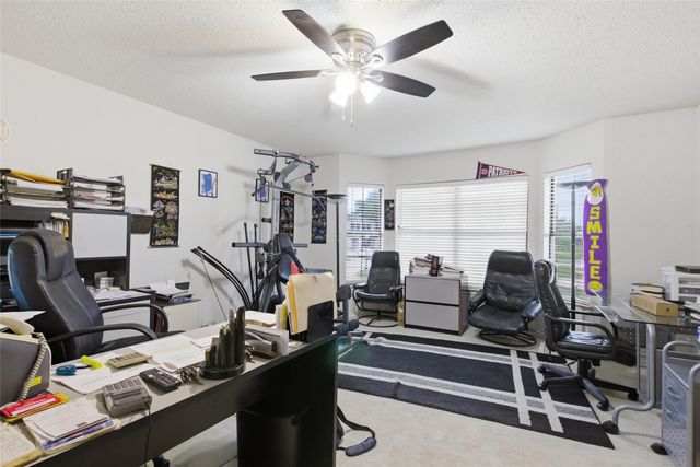 217 Sunset Oaks Drive, Fort Worth, TX 76112