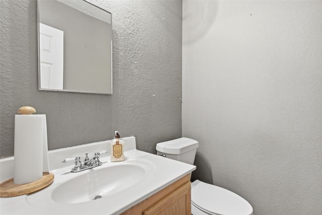 217 Sunset Oaks Drive, Fort Worth, TX 76112