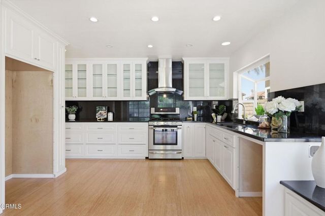 5058 Via Cupertino, Camarillo, CA 93012