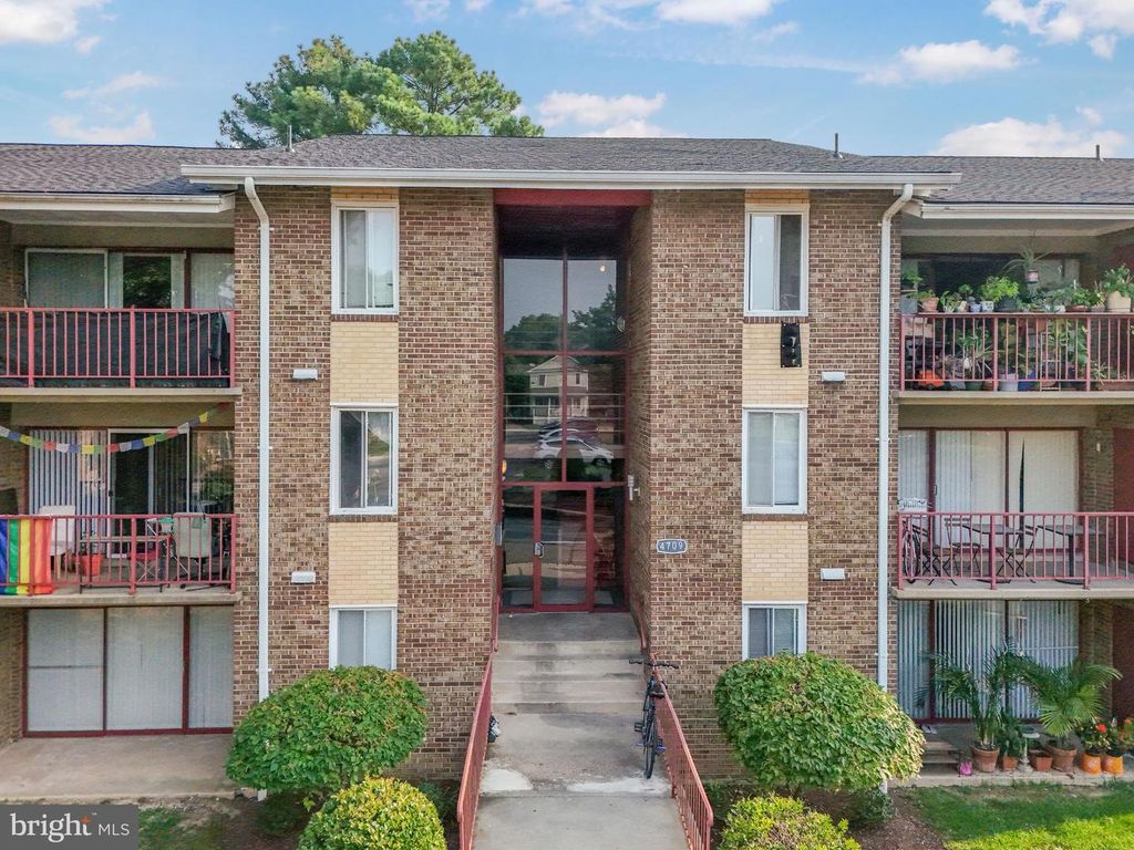 4709 TECUMSEH ST #302, College Park, MD 20740