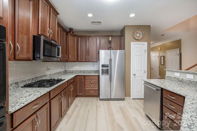 6422 Hasley Woods Drive, Huntersville, NC 28078