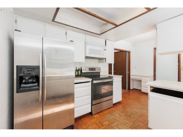 24358 QUEEN ANNE Dr, Philomath, OR 97370