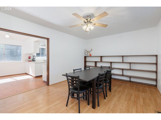 24358 QUEEN ANNE Dr, Philomath, OR 97370