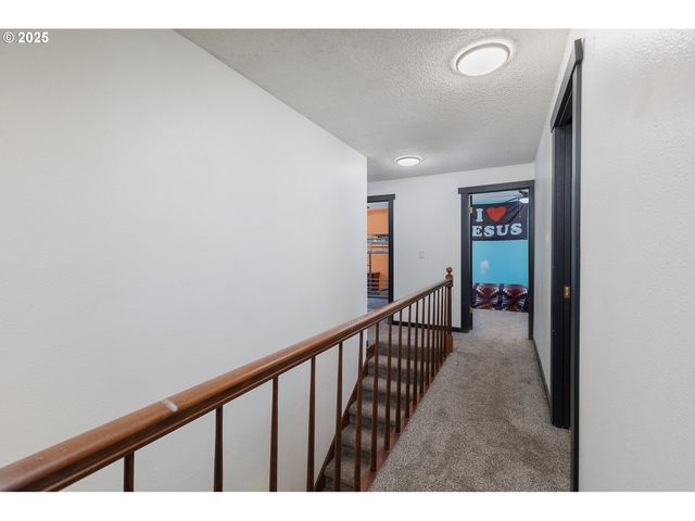 24358 QUEEN ANNE Dr, Philomath, OR 97370