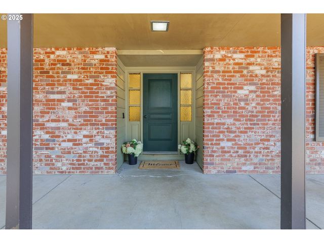 24358 QUEEN ANNE Dr, Philomath, OR 97370