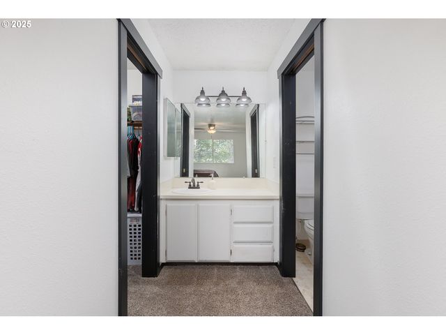 24358 QUEEN ANNE Dr, Philomath, OR 97370