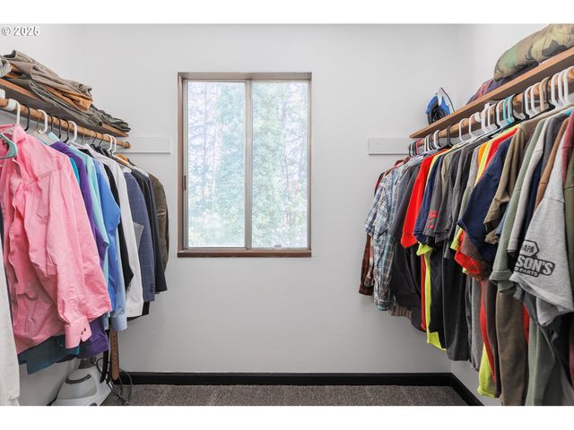 24358 QUEEN ANNE Dr, Philomath, OR 97370