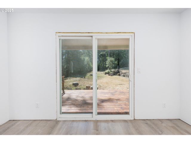 24358 QUEEN ANNE Dr, Philomath, OR 97370