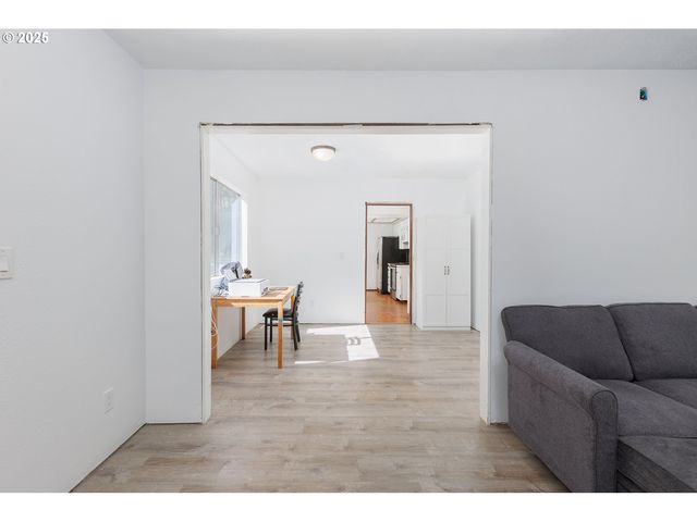 24358 QUEEN ANNE Dr, Philomath, OR 97370