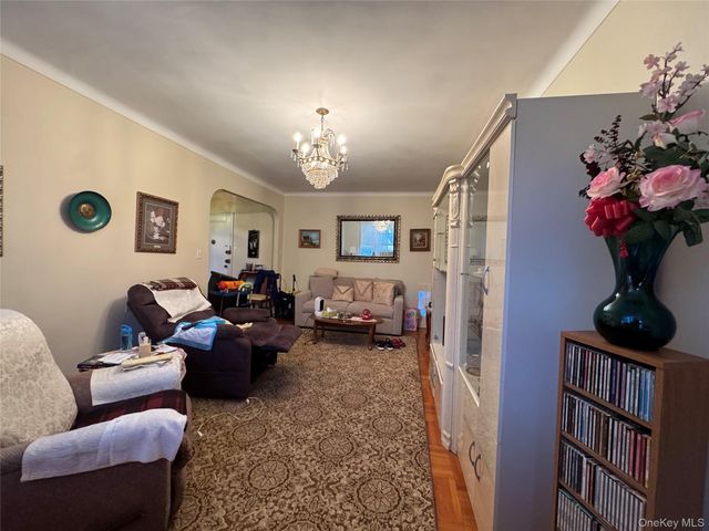 4330 44th Street 3F, Sunnyside, NY 11104