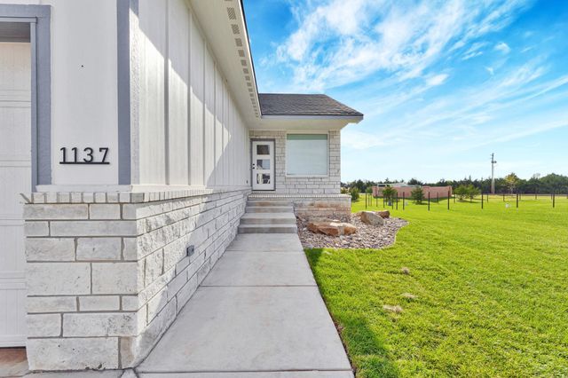 1137 W Trek Cir, Goddard, KS 67052