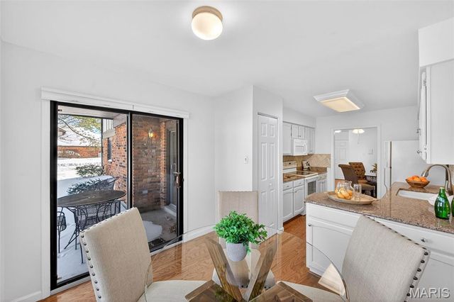 1601 Walpole Drive B, Chesterfield, MO 63017